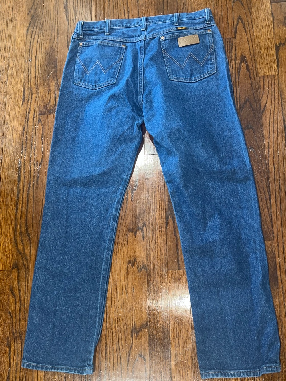 Wrangler Men’s Straight Jeans in Deep Blue Denim